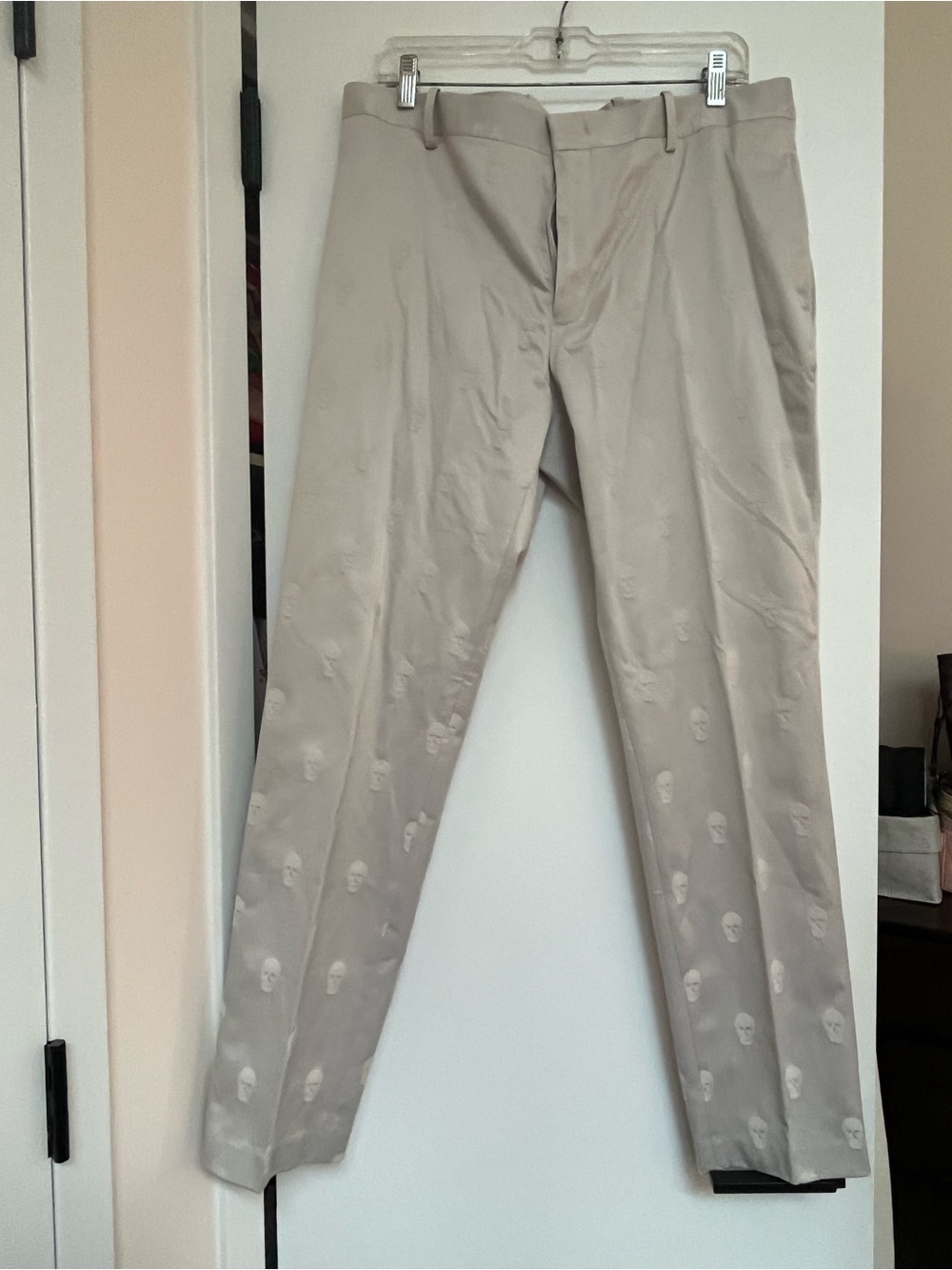 INC Men’s slim Pants with Skulls, 34x32